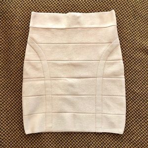 Bebe Nude Skirt SZ XS